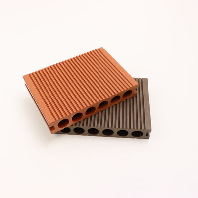 Eksterior 140mm Mudah Menginstal Lantai Decking WPC Tahan Air Luar Ruangan