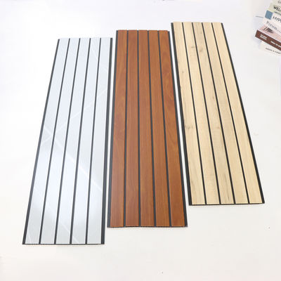 Panel dinding PVC tahan air Fluted PVC Lembar PVC Wall Cladding untuk ruang tamu Kamar tidur Penggunaan komersial Panel dinding PVC