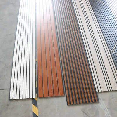 Panel Langit-Langit PVC Kelas Komersial Untuk Dinding Tahan Air Tahan Lembab Papan Dinding PVC Untuk Toko Hotel Restoran