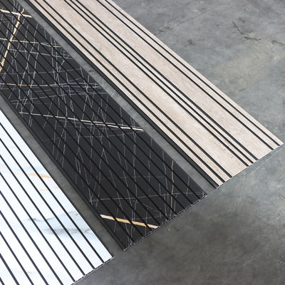 Panel Dinding PVC Tahan Air Tahan Api Ringan Pemasangan Mudah Papan Dinding Interior Eksterior Untuk Kamar Mandi Dapur Ruang Tamu