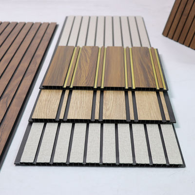 Panel dinding PVC kelas komersial Daya tahan tinggi Papan dinding tahan kelembaban Untuk kantor toko Restoran Hotel dinding