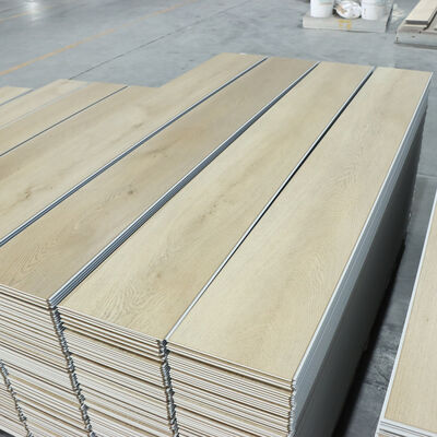 Lantai SPC Formaldehida E0 dengan Bahan Baku Batu Kapur Solusi Lantai Tahan Lama Unggul untuk Aplikasi Komersial dan Residensial