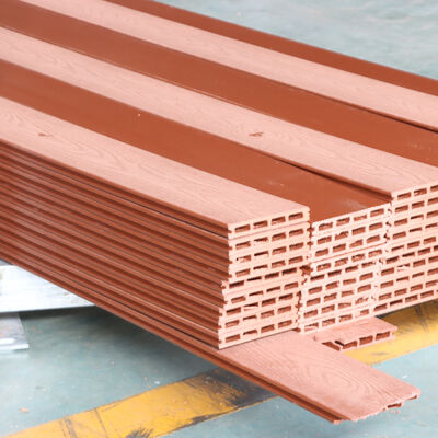 Co-Extruded WPC Wall Decking. Solusi Lantai Plastik Komposit Kayu Luar Ruangan