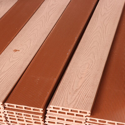 Co-Extruded WPC Wall Decking. Solusi Lantai Plastik Komposit Kayu Luar Ruangan
