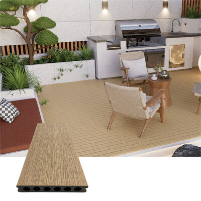 Lantai WPC Luar Ruangan yang awet. Lantai Komposit Waterproof Struktur Kerongkongan untuk Penggunaan Taman & Lansekap