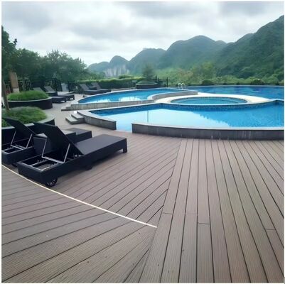 Papan Decking Komposit Tekstur Kayu 3D Lantai Tahan Air Luar Ruangan dengan Fitur Anti Selip