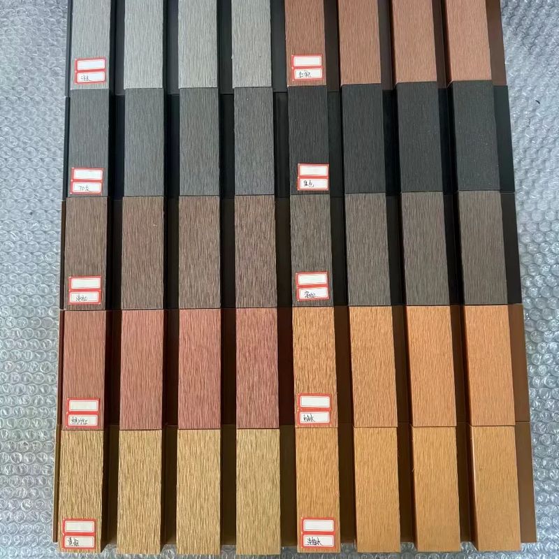 Tekstur Tumbuhan Kayu Alami Panel Dinding Wpc Eksterior Kayu Rosewood Maple Merah-Merah Kecokelatan Teak