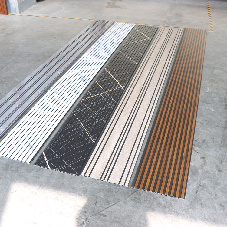 Panel Dinding PVC Tahan Air Tahan Api Ringan Pemasangan Mudah Papan Dinding Interior Eksterior Untuk Kamar Mandi Dapur Ruang Tamu