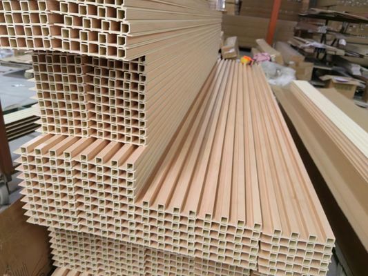 Kayu Butir Kayu Dilaminasi Panel Dinding WPC Interior Untuk Dekorasi Dalam Ruangan