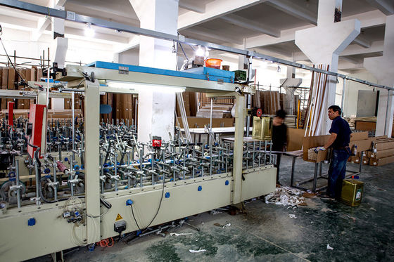 Kayu Butir Kayu Dilaminasi Panel Dinding WPC Interior Untuk Dekorasi Dalam Ruangan