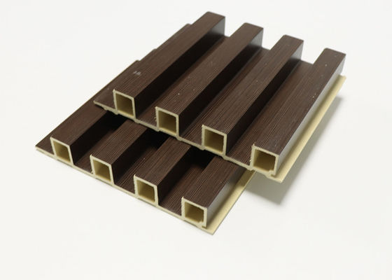 Panel Dinding Kayu Plastik Komposit Interior WPC Panel Dinding WPC Bergalur