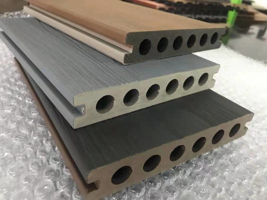 Waterproof Non Slip Outdoor WPC Decking Lantai Kayu Ek Direkayasa