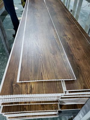 Panel Langit-Langit Dekoratif PVC Tahan Api Plafon Dinding Plastik Untuk Kamar Mandi Rumah