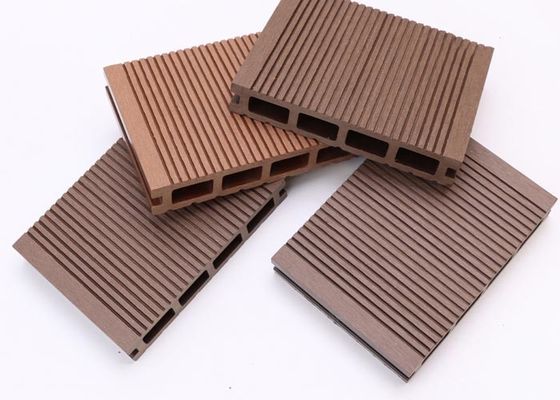 Interlock Decking 3D Embossing WPC Composite Decking Tiles Lantai Plastik