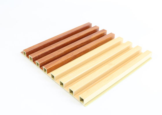 Interior Kayu Komposit Berwarna Panel Bergalur Panel Dinding WPC Cladding