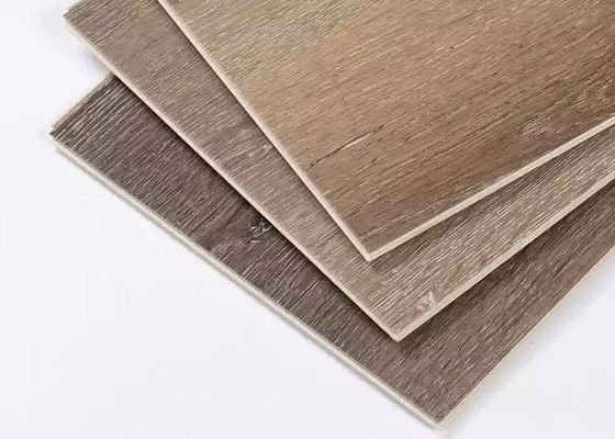 Lantai Kunci PVC Tahan Air Tahan Air Warna Kayu Untuk Dekorasi Rumah