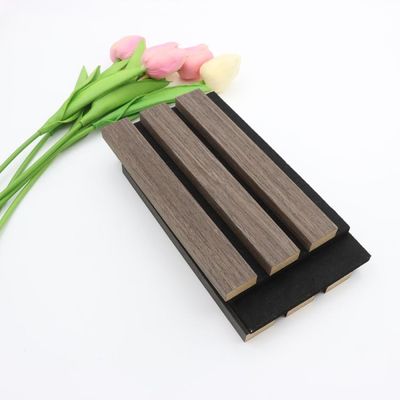 Papan Panel Akustik Bergalur Serat Kayu Kedap Suara Untuk Dekorasi Interior