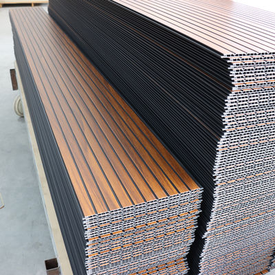 Panel Dinding Bergelombang PVC Tahan Api Lembaran PVC Ringan Panel Dinding PVC untuk Dekorasi Interior Grosir Panel Dinding PVC Pemasangan Mudah